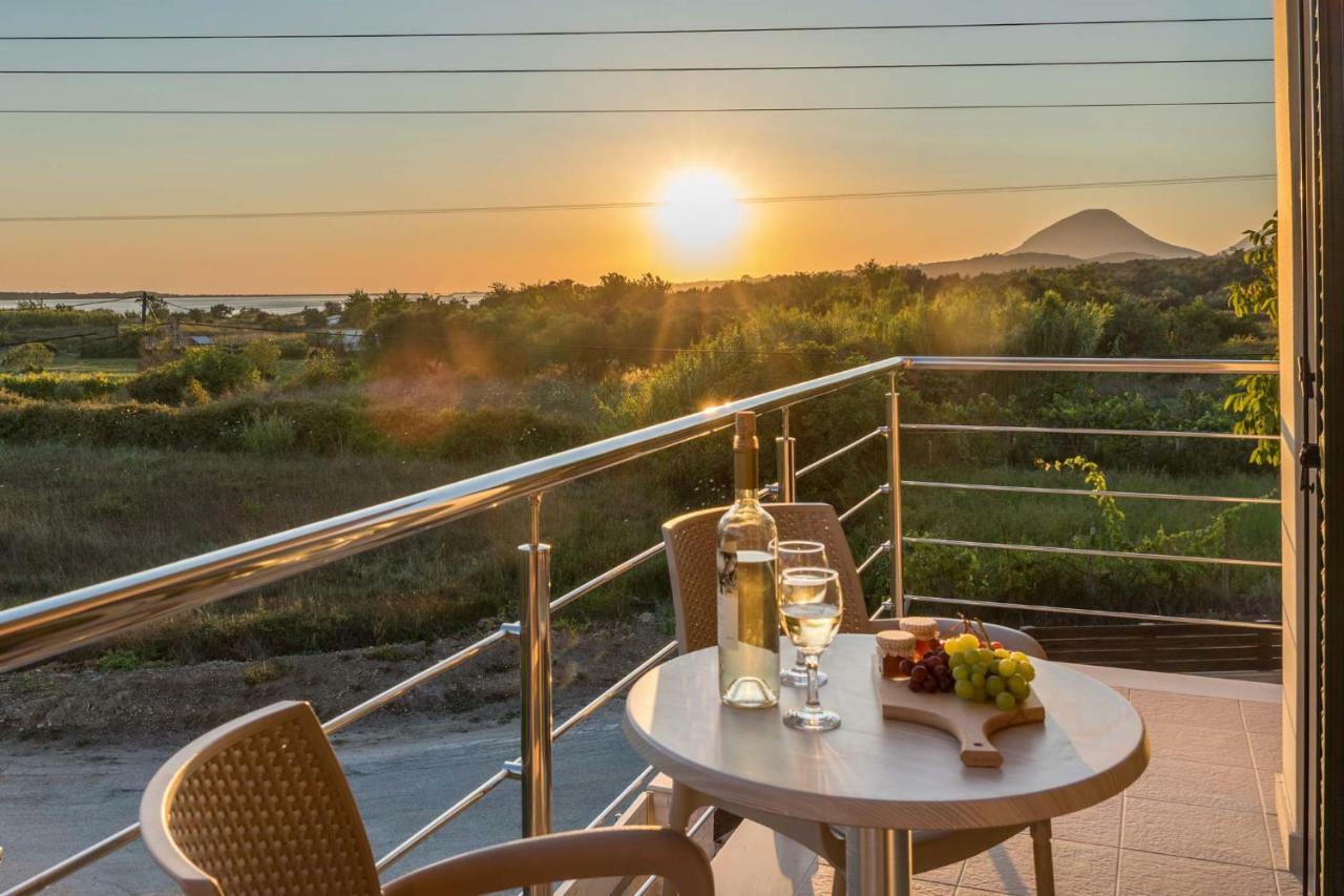 Villa Nissos Línia Exteriér fotografie